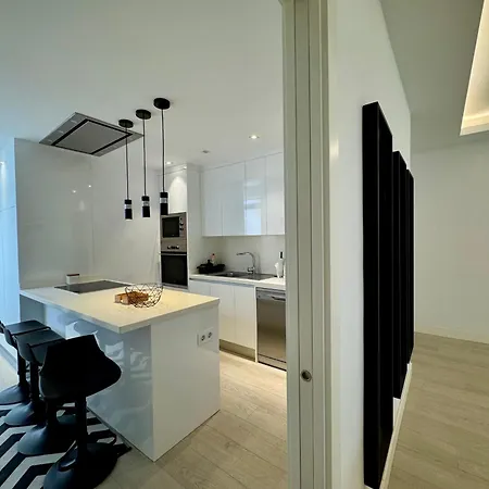 Deluxe Canteras Center