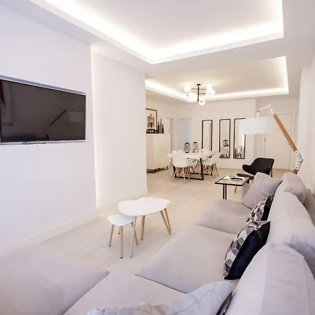 Deluxe Canteras Center *